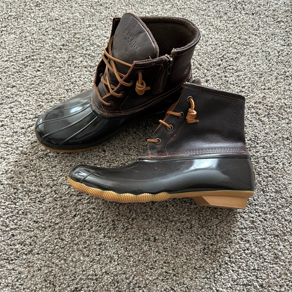 Sperry’s Woman’s Brown Duck Boots size 10 Leather